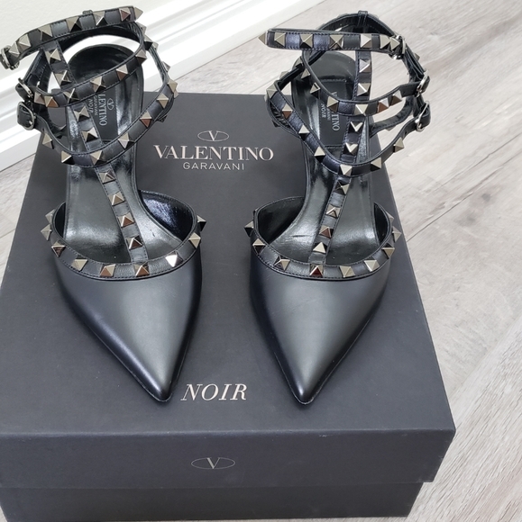 100% Authentic Valentino Noir Black Rockstud kitten heels Sz 38 - Picture 3 of 11